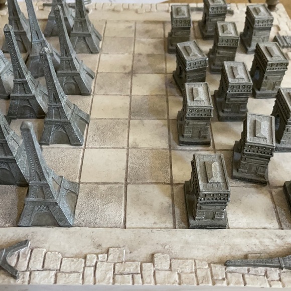 Hen Feathers Paris Checkers Set - Picture 5 of 15